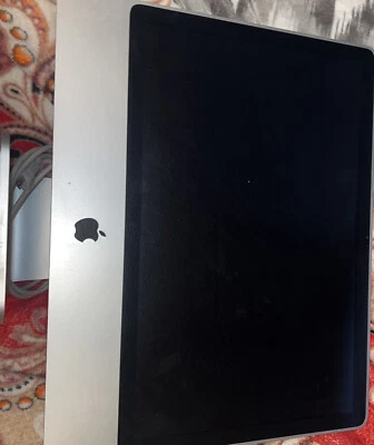 Apple iMac (500GB HDD, Intel Core i5-2400S, 2.50 GHz, 8GB) Desktop - Silver - - Image 1 of 3