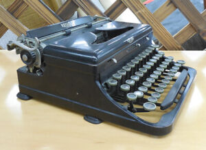 【AS-IS】ROYAL typewriter 