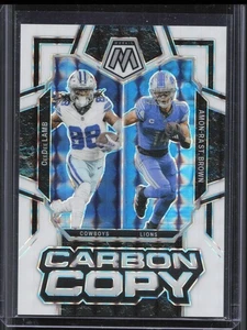 2024 Panini Mosaic CeeDee Lamb Amon-Ra St Brown Carbon Copy White Prizm /25 - Bild 1 von 2