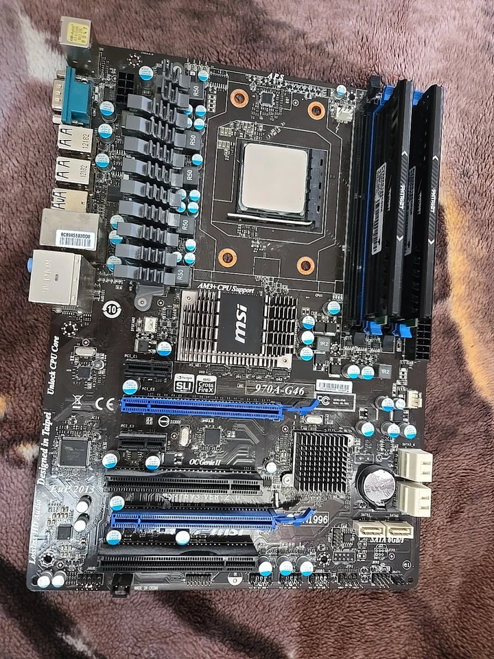 970A-G46 MSI Socket Am3/AM3+ AMD FX 2X 32GB DDR4 RAM Foto 1 de 4