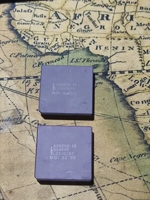 VINTAGE CPU INTEL A80286-10 CLCC PROZESSOR PGA RETRO PC SOCKEL DOS IC GOLD GOLD  - Bild 1 von 2