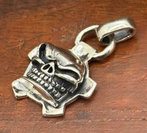 STARLINGEAR Puncher Slickster Small Silver Pendant 925 New w/Pouch - Picture 1 of 7