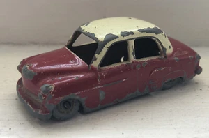 MATCHBOX LESNEY Moko 22a Vauxhall Cresta 1956 Vintage Die Cast Toy Car Red Cream - Picture 1 of 10