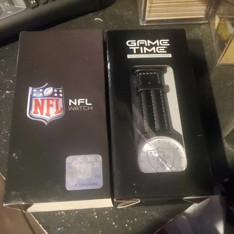 Oakland / LAS VEGAS Raiders  Game Time NFL team watch BRAND NEW IN BOX Cover