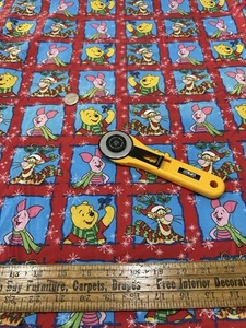 VINTAGE SPRING INDUSTRIES WINNIE THE POOH AND FRIENDS HOLIDAY COTTON FABRIC - Picture 1 of 4
