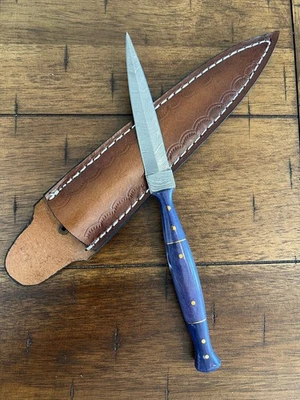 CUSTOM HANDMADE DAMASCUS COLORED BONE DAGGER KNIFE WITH PREMIMUM LEATHER SHEATH - Image 1 of 4