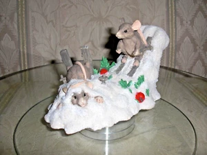 Estatuilla de esquí de ratones "Hot Doggin" Charming Tails de Silvestri - ¡HAZ OFERTA! - Imagen 1 de 7