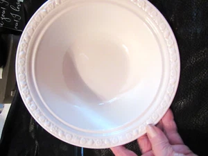 Cuenco redondo para servir verduras Wedgwood Hedge Rose - 8 3/4" - Imagen 1 de 4