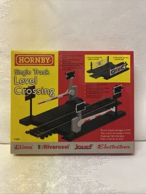 Hornby Single Track Level Crossing R 645 - Image 1 of 3