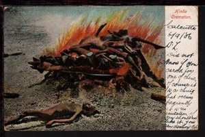 INDIA HINDU 1906 CALCUTTA CREMATION FUNERAL HUMAN BODIES PILE KE7 USED POSTCARD - Foto 1 di 2