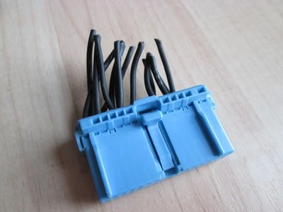 Volvo VNL Blue 30-pin Connector (14 used) w/ Wiring for VECU Module #M266RL - Image 1 of 4