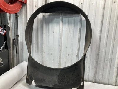 Cubierta del radiador Freightliner M2 106 - Usada Foto 1 de 4