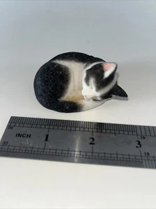 Vintage Katzenfigur kleine schlafende Katze - Bild 1 von 6