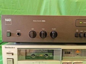 amplificatore hi fi NAD 3020E revisionato - Foto 1 di 9