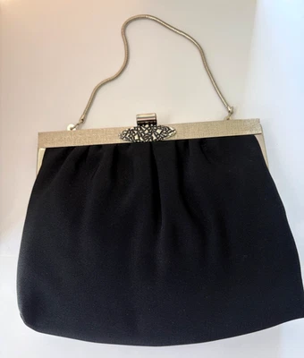 Tela negra vintage con marco cepillado tono plateado, interior melocotón, mango de cadena Foto 1 de 4