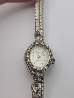 Vintage Walthman Relógio Feminino Tom Prata Moldura de Diamante Relógio de Quartzo Funcionando - Imagem 1 de 4