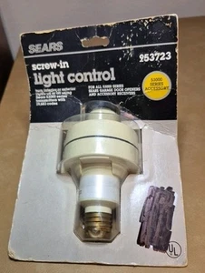 Sears Screw-in Light Control For All 53000 Series Garage Door Openers 953723 - Picture 1 of 15