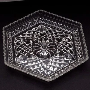 Anchor Hocking Wexford Footed Hexagonal Shaped Dish 7 7/8" - Picture 1 of 5