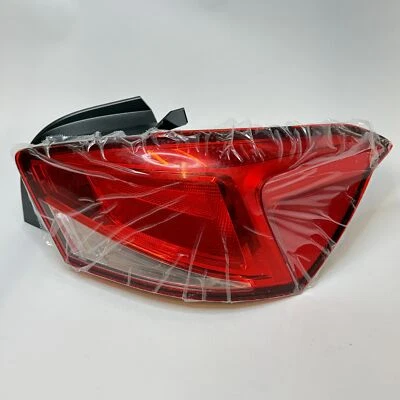 Luz trasera derecha Seat Ibiza MK5 2019+ RHD original 6F0945096J Foto 1 de 4