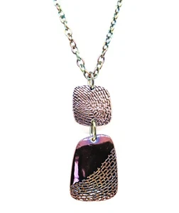 Collar Colgante Firmado Dana Buchman Acabado Metal Púrpura Texturizado Oxidado - Imagen 1 de 12