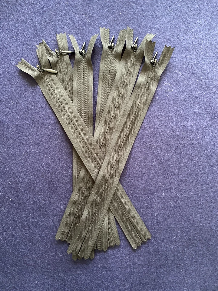 6 Black Invisible Zips 8’’ (20 Cms) - Image 1 of 1