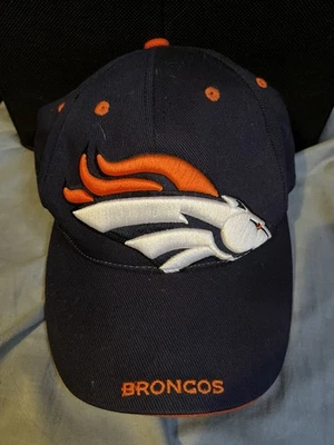 Gorra Reebok De Colección Denver Broncos NFL Ajustada OSFA Ajuste Elástico Malla Espalda Sombrero Foto 1 de 2