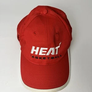 De colección Y2K Miami Heat Sombrero Gorra Correa Trasera Para Hombre Rojo Bordado Logo NBA - Imagen 1 de 7