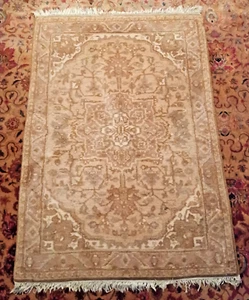 Fine Heriz Handknotted 60" x 42" - Picture 1 of 3