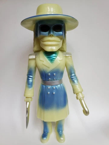 Phantasma Pupper Master Blade Vinyl Figure Violencetoy Kaiju Sofubi Cover
