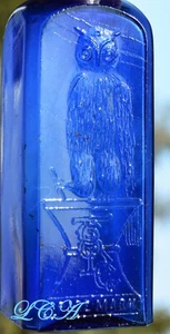 Antigua botella cuadrada de sales limpiadoras AZUL COBALTO DROGA BÚHO con mazo agitador de búho - Imagen 1 de 7