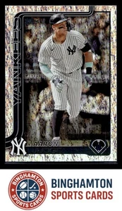 2025 Topps #300 Aaron Judge Holo Foil New York Yankees - Foto 1 di 2