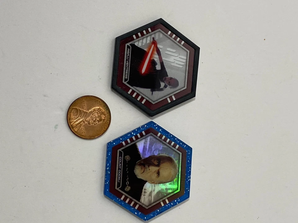 Asajj Ventress and Count Dooku Topps Galactic Connexions Discs, Pre-Owned Foto 1 de 2