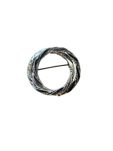 Judy Lee Vintage Heavy Silver Tone Wreath Brooch - Picture 1 of 5