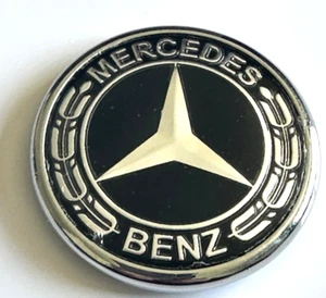 New Mercedes-Benz Replacement Black Laurel Bonnet Emblem W163 W204 W211 W212 44m - Picture 1 of 5