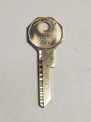 Новый из старых запасов оригинальный производитель Dodge Plymouth Chrysler Desoto DPCD ЛАТУННЫЙ КЛЮЧ ПУСТОЙ необрезанный - Изображение 1 из 2