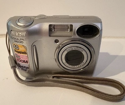 Nikon COOLPIX 4600 4.0MP Digital Camera - Silver  With USB Cable - Image 1 of 4