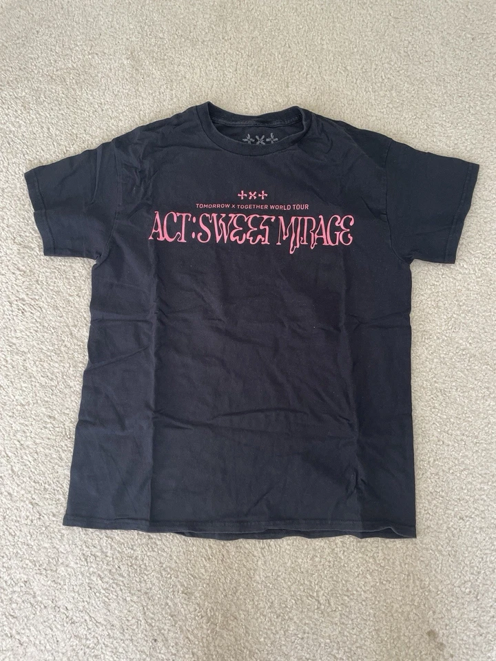 Camiseta TXT 2023 Act: Sweet Mirage World Tour American Stops Talla M Foto 1 de 4
