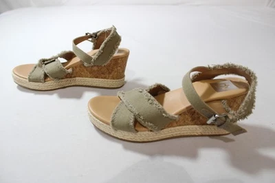 Cuñas Esther de gancho y bucle para mujer DV By Dolce Vita AC2 oliva talla: EE. UU.: 7,5  Foto 1 de 4