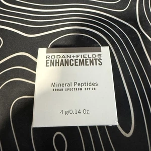 Rodan + Fields Enhancements Mineral Peptides SPF20 Light 4g 0.14oz Face Powder - Picture 1 of 4