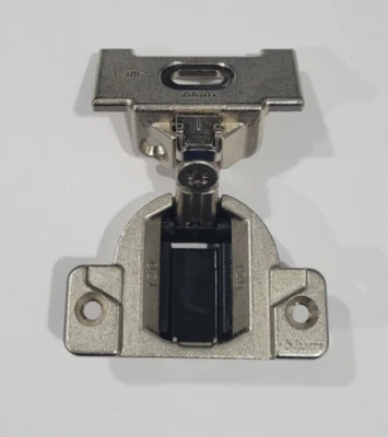 Bisagra BLUM COMPACT 33, 120 grados 32.260-01, con placa envolvente de 1-3/8" 130.214-01.02 Foto 1 de 4