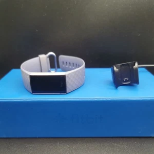 Fitbit Charge 3 FB409 Activity Tracker With Charger Vibrates & Flashes Green - Picture 1 of 5