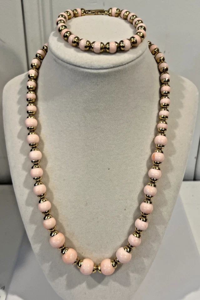 Conjunto de collar vintage de cuentas rosa Avon de 18" y pulsera de 7" firmado Foto 1 de 4