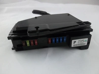 Caja de conexiones Toyota Highlander 2011-2013 3,5 L V6-GAS OEM TP2482 82720-48520 Foto 1 de 4