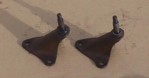 87 - 96 FORD F150 BRONCO F250 F350 REAR AXLE UPPER SHOCK MOUNT BRACKETS PAIR OEM - Picture 1 of 3