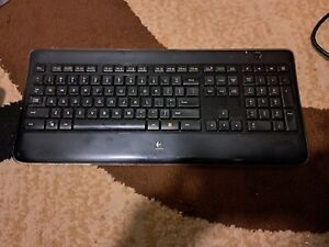 Logitech K800 Illuminated Wireless Keyboard. UNTESTED/NO USB TO TEST 