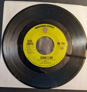 Alice Cooper "School's Out / Gutter Cat" 45 RPM Vinyl 1972 Warner Bros WB 7596 - Picture 1 of 4