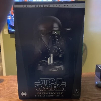 Réplica de casco Star Wars Death Trooper escala 1:1 serie #69/5600 Foto 1 de 4