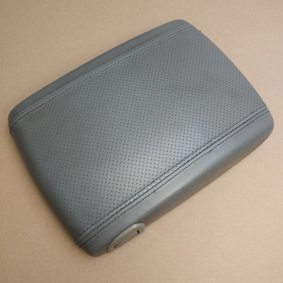 Escalade Denali 2003-2006 consola central tapa reposabrazos gris Foto 1 de 4