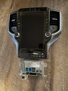 2020 2021 2022 2023 2024 RAM 1500 12” SCREEN WITH MODULE RECIEVER UC5 UNLOCKED - Picture 1 of 6