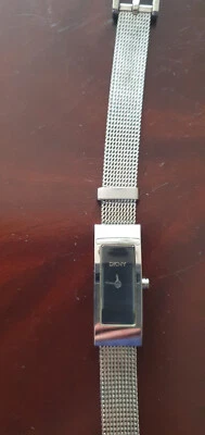 DNKY Damenuhr silberfarben neuwertig - Bild 1 von 4